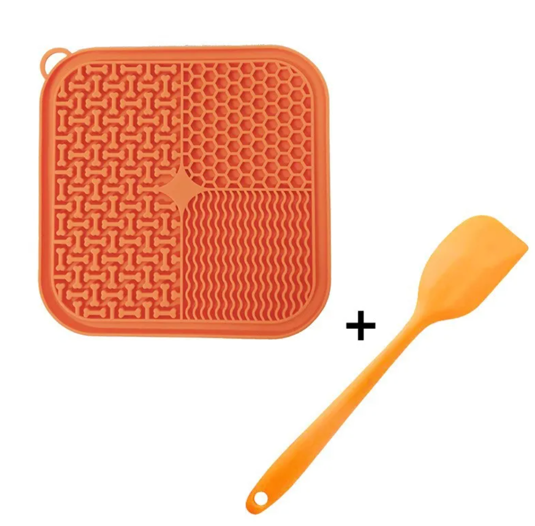 CalmLick Silicone Lick Mat – Anxiety Relief for Dogs & Cats